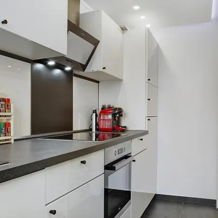 Modern Neuburg O - Neu - 2 Zimmer, Komfort, Ausgestattet, Smart Tv, Wi-fi *
