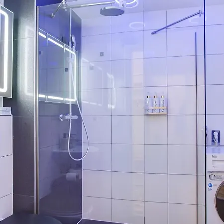 Apartment Modern Neuburg O - Neu - 2 Zimmer, Komfort, Ausgestattet, Smart Tv, Wi-fi *