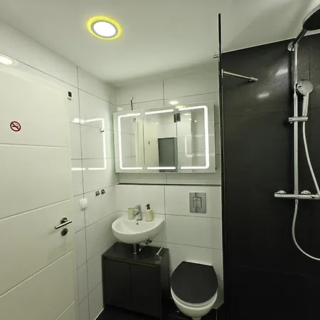 Modern Neuburg O - Neu - 2 Zimmer, Komfort, Ausgestattet, Smart Tv, Wi-fi Apartment Neuburg an Der Donau